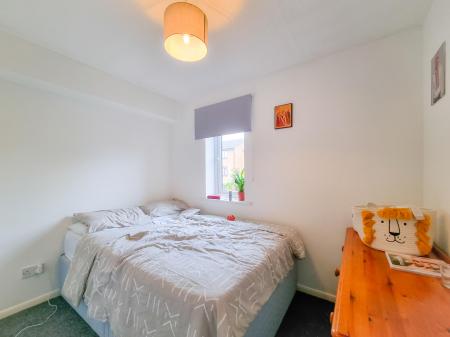 Flat Chiswell Court in Watford