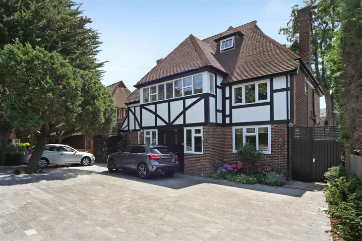 House Bathgate Road in Greater London