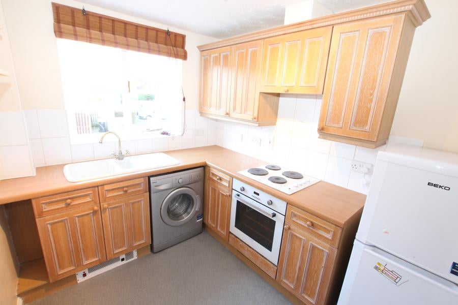 Flat Alexandra Gardens in Woking
