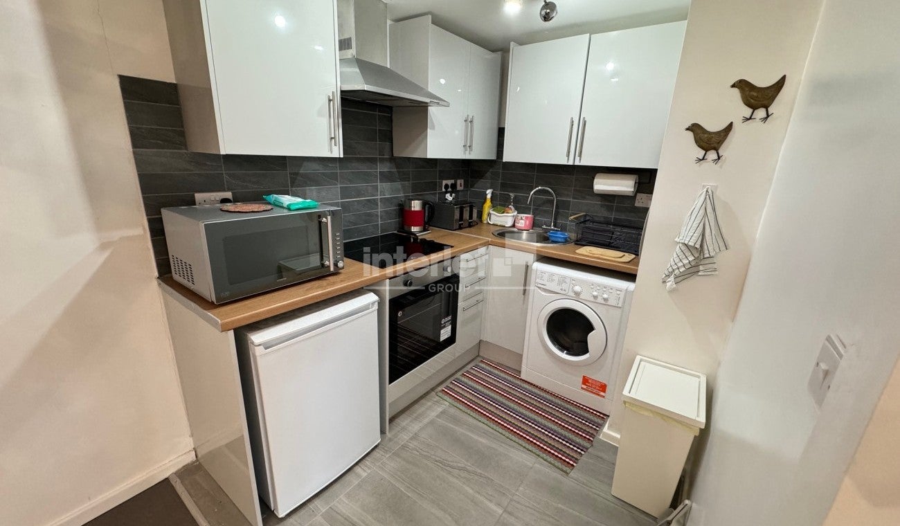 Flat Penlline Street in Cardiff
