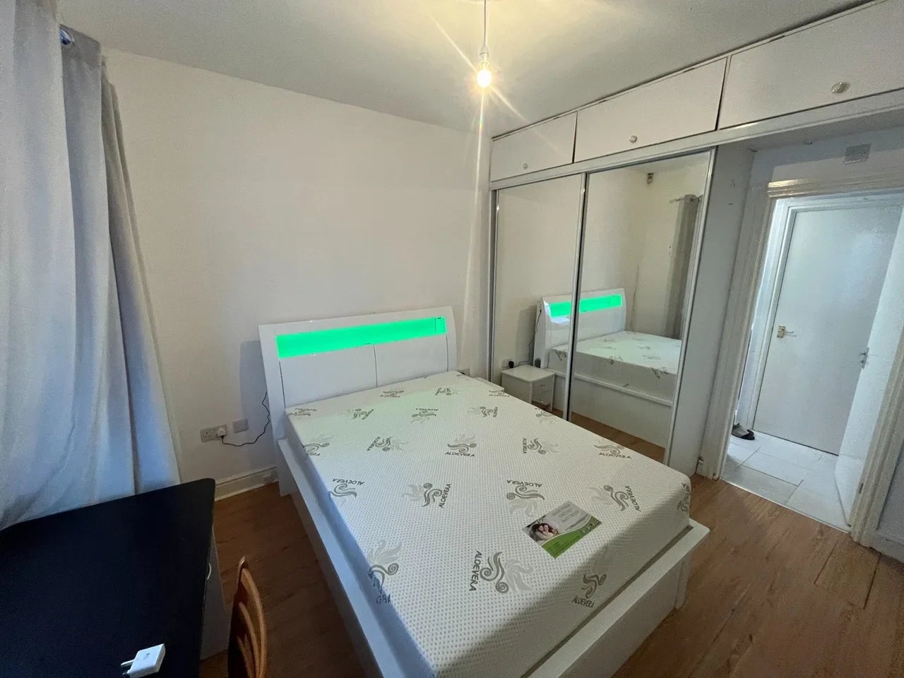 Room Chaffinch Avenue in Greater London