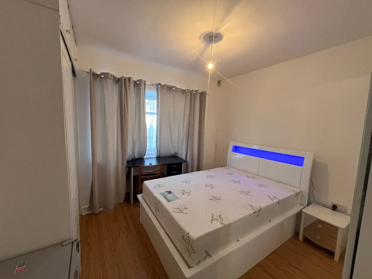 Room Chaffinch Avenue in Greater London