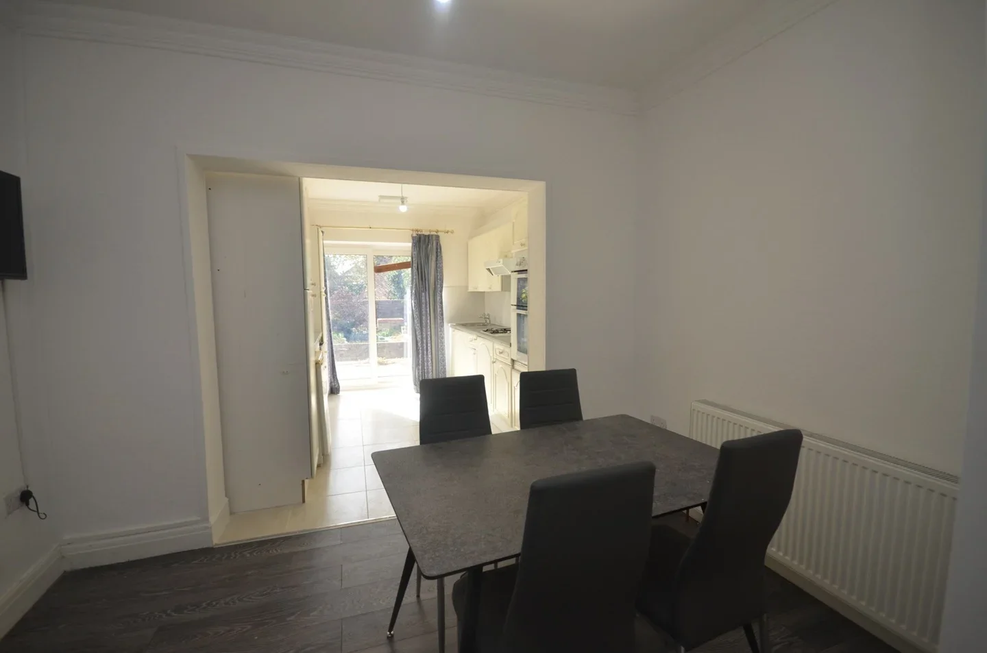 Room Chaffinch Avenue in Greater London