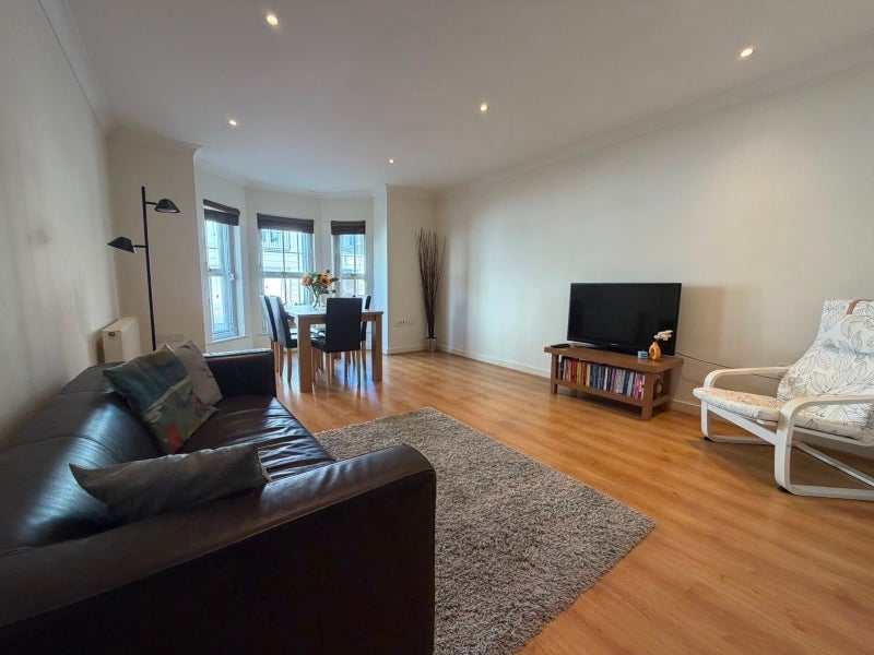 Room Northpoint Square in Greater London
