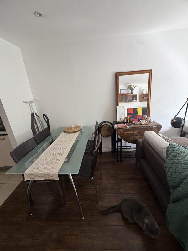 Room Battersea Park Road in Greater London