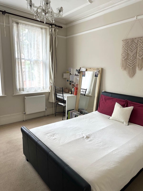 Room Elgin Avenue in City of Westminster