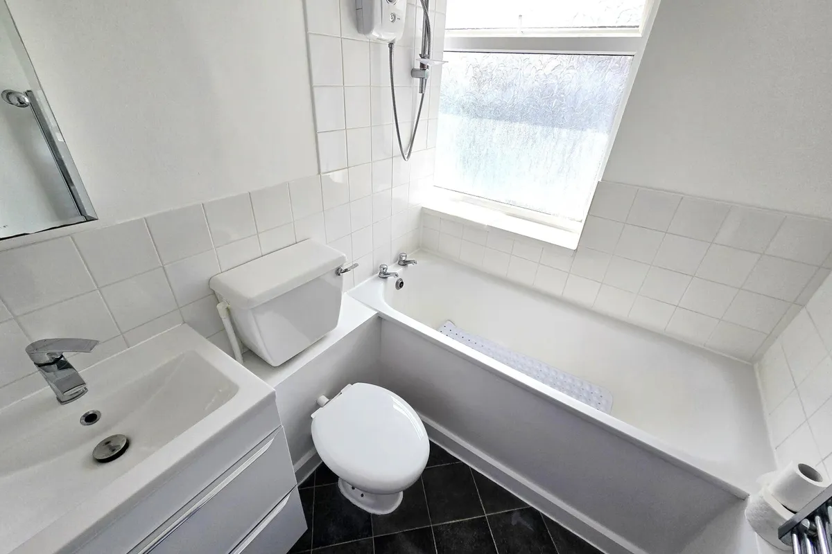 Flat Tiptree Drive in Greater London