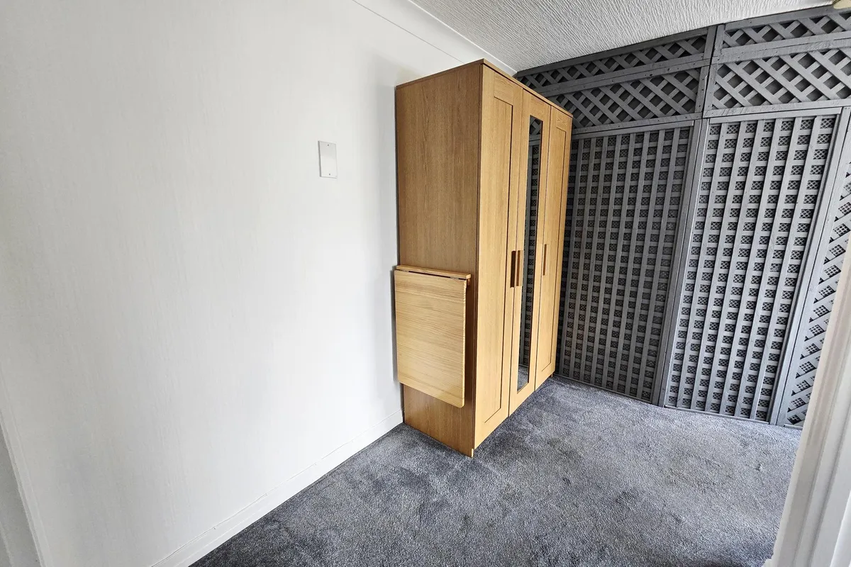 Flat Tiptree Drive in Greater London