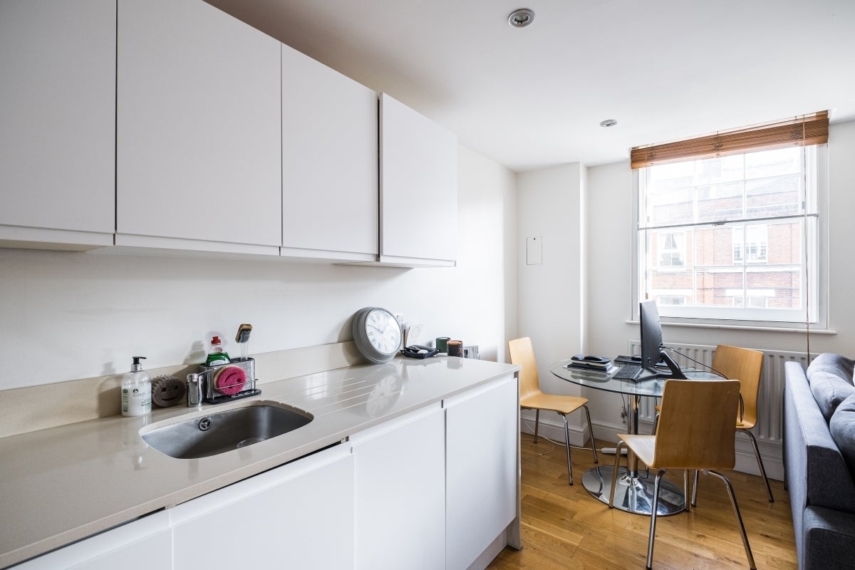 Flat Upper Street in Greater London