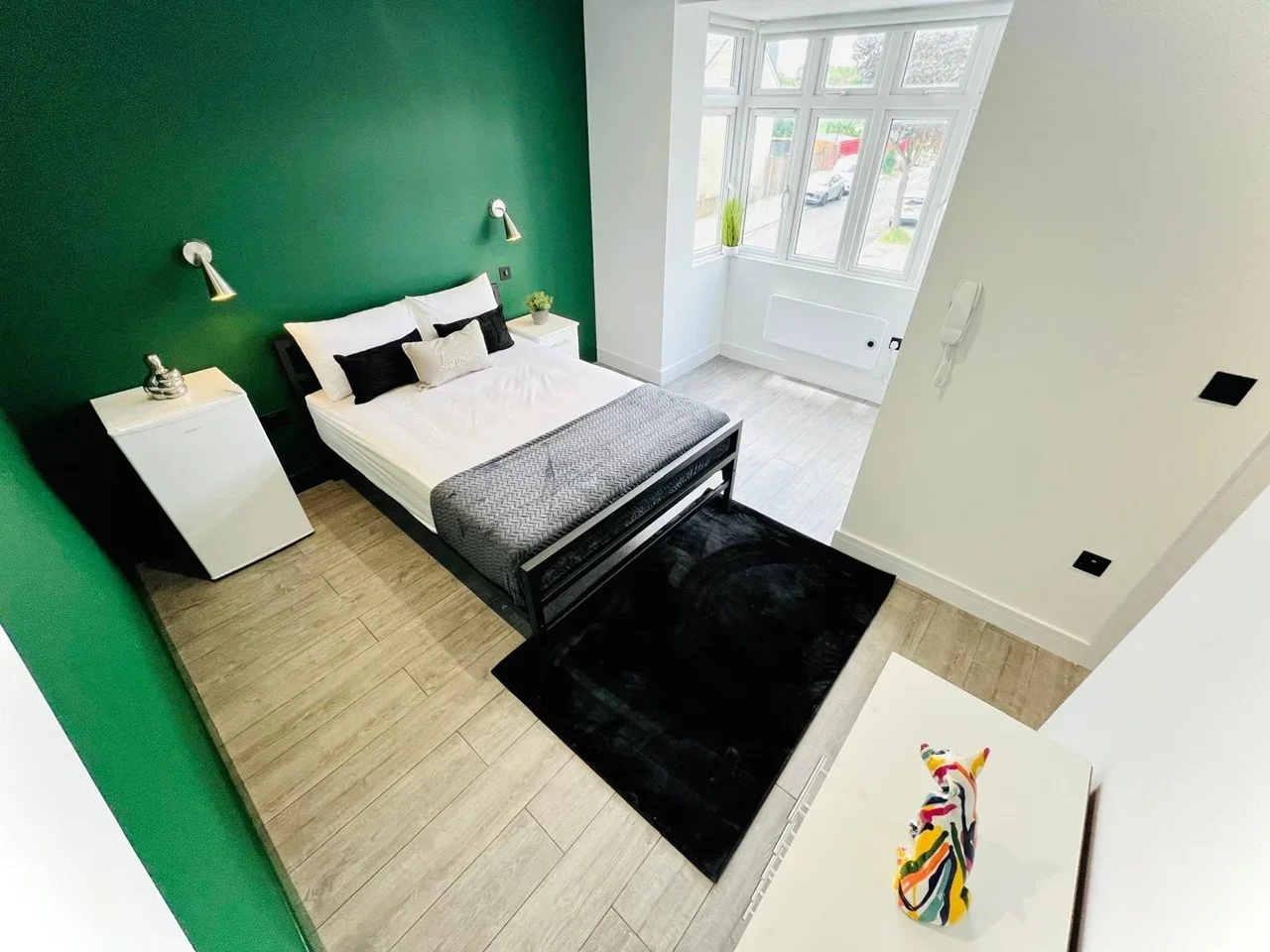 Room Farmhouse Road in Greater London