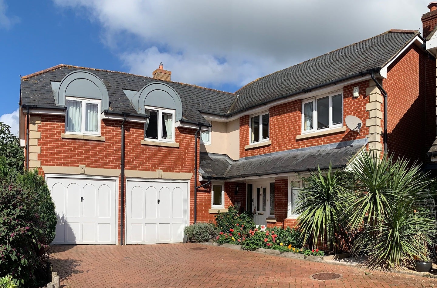 Room Hull Close in Broxbourne