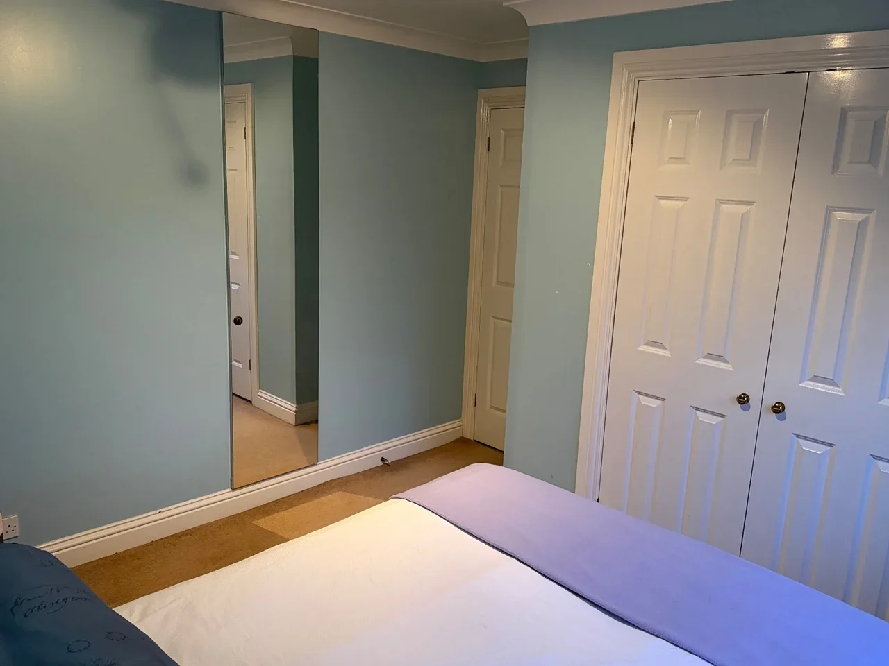 Room Hull Close in Broxbourne