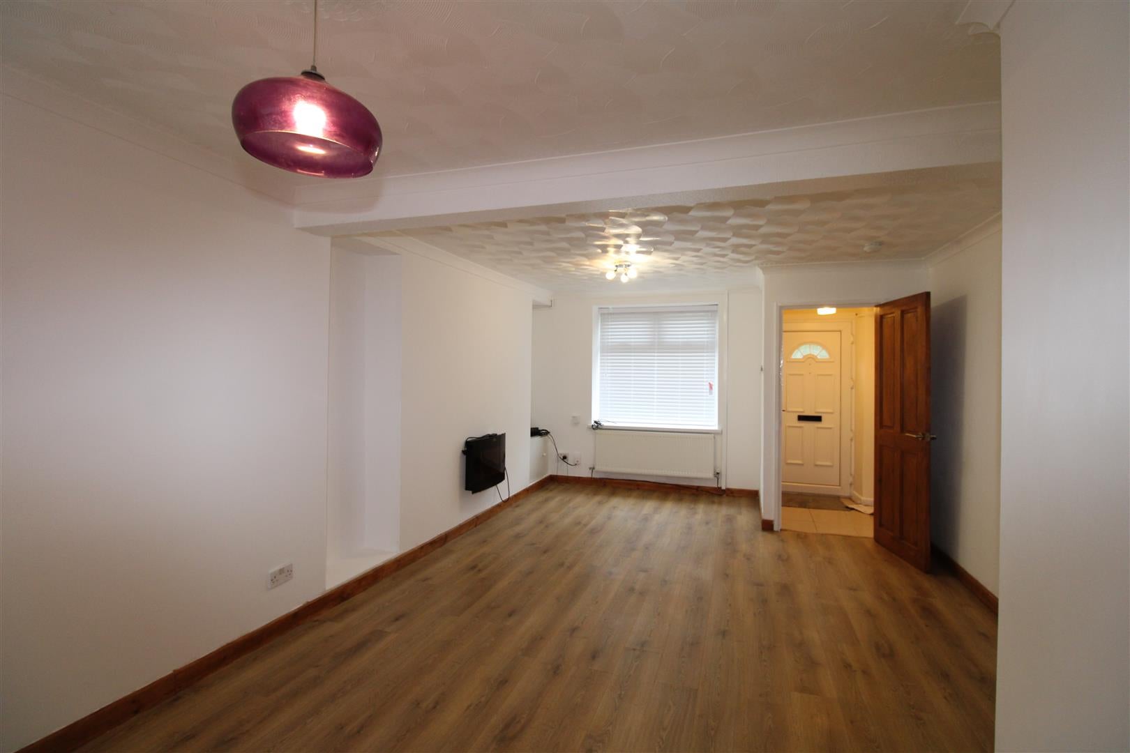 Flat Hopkinstown Road in Pontypridd