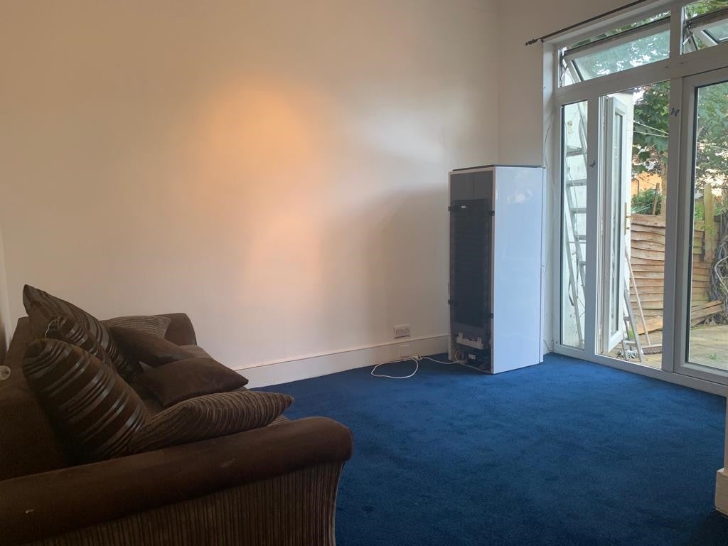 Flat Colenso Road in Greater London