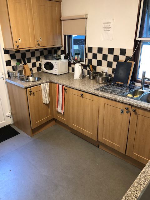 Room Palmerston Road in Greater London