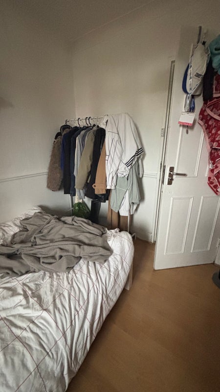 Room Tompion Street in Greater London