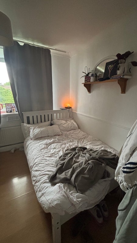 Room Tompion Street in Greater London
