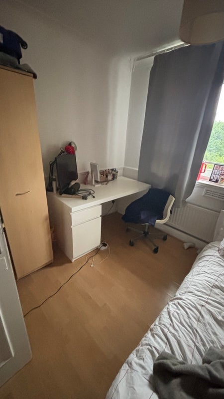 Room Tompion Street in Greater London