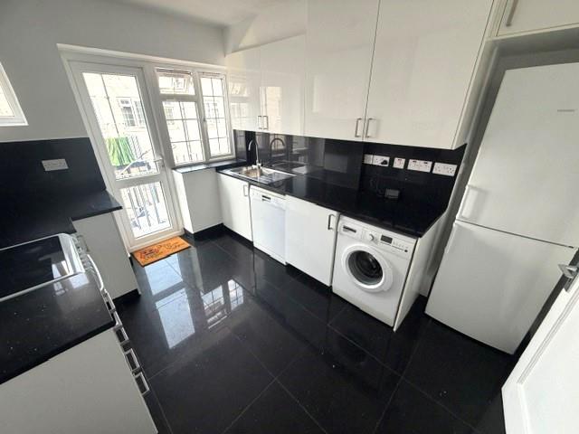 Flat Brent Street in Greater London