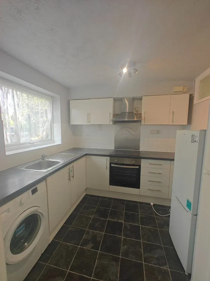 Flat Lynn Road in Greater London