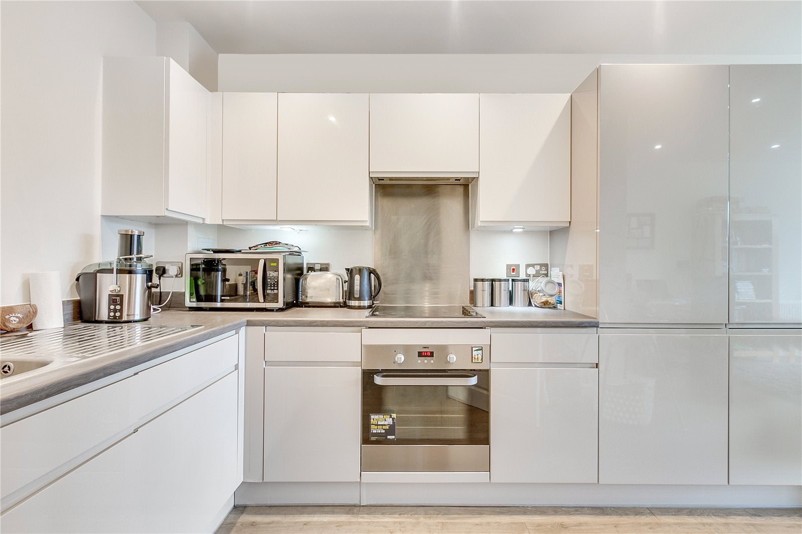 Flat Willesden Lane in Greater London