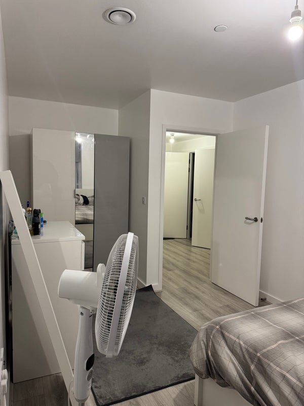 Room Barchester Street in Greater London