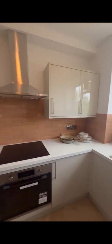 Room Shirley Grove in Greater London
