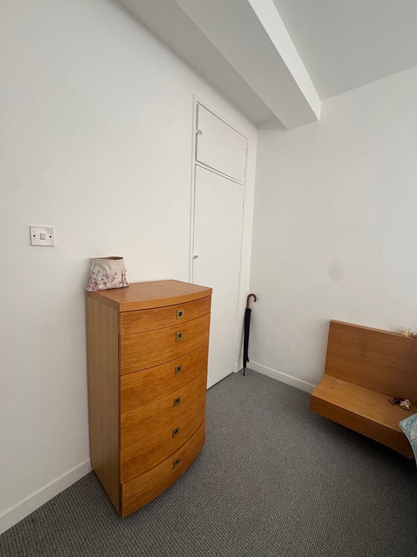 Room Shirley Grove in Greater London