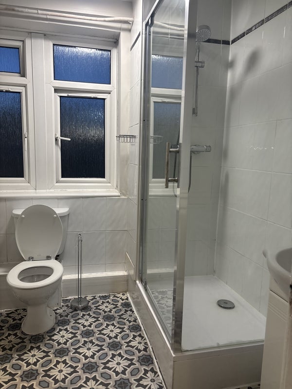 Flat Ernest Street in Greater London