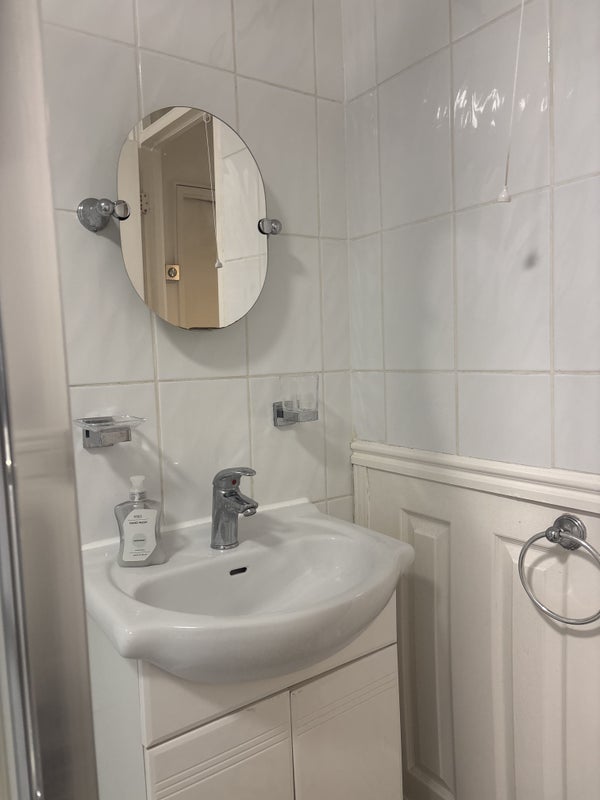 Flat Ernest Street in Greater London