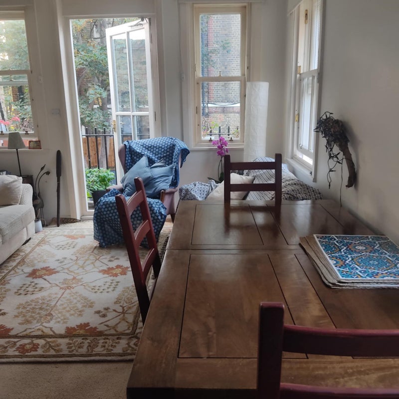 Room Walnut Tree Walk in Greater London