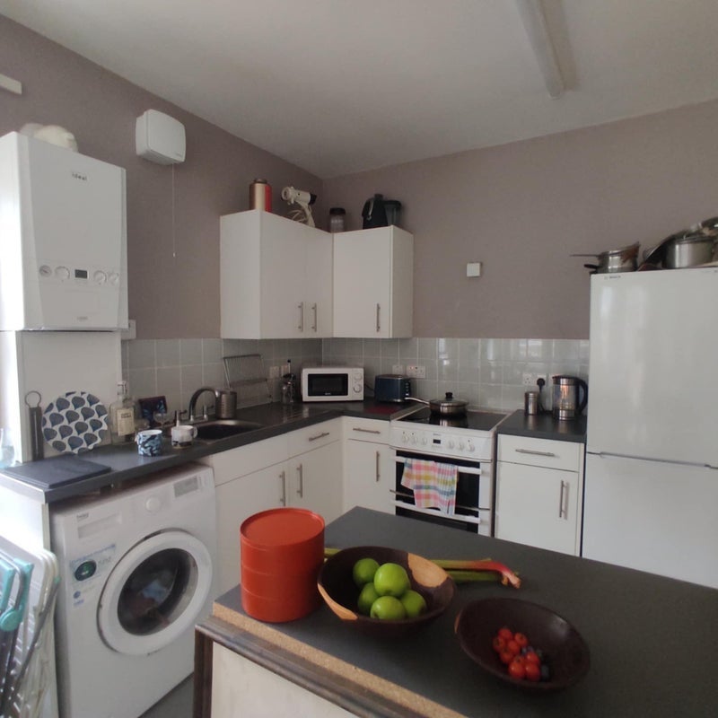 Room Walnut Tree Walk in Greater London