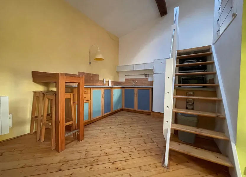 Flat Place Saint-Roch in Montpellier