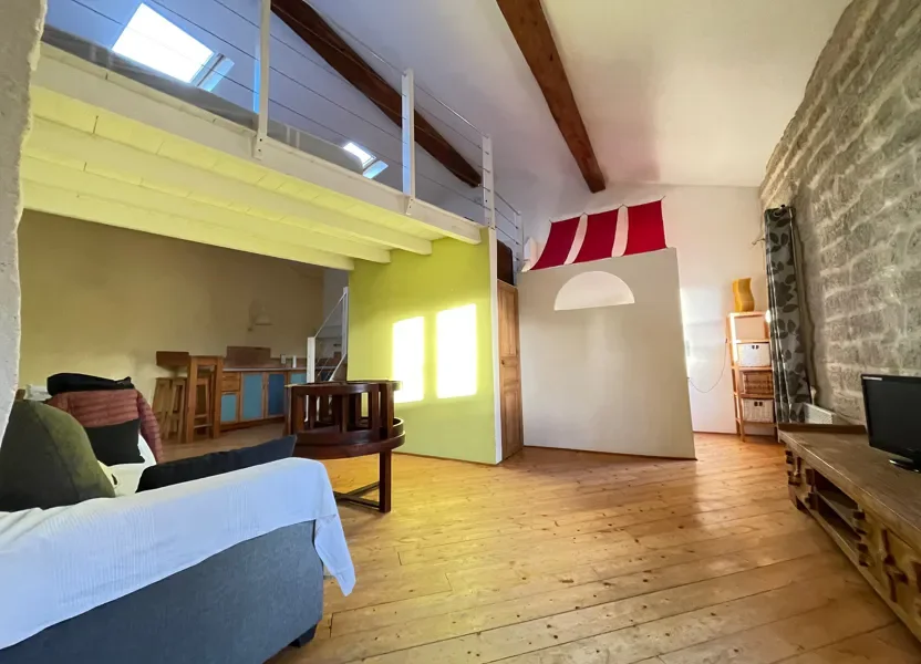 Flat Place Saint-Roch in Montpellier