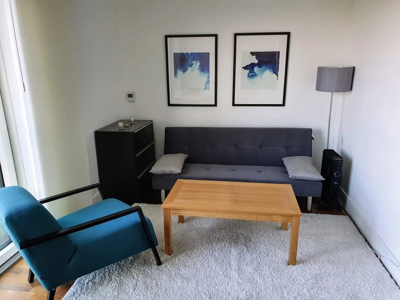 Flat Lincoln Plaza in Greater London