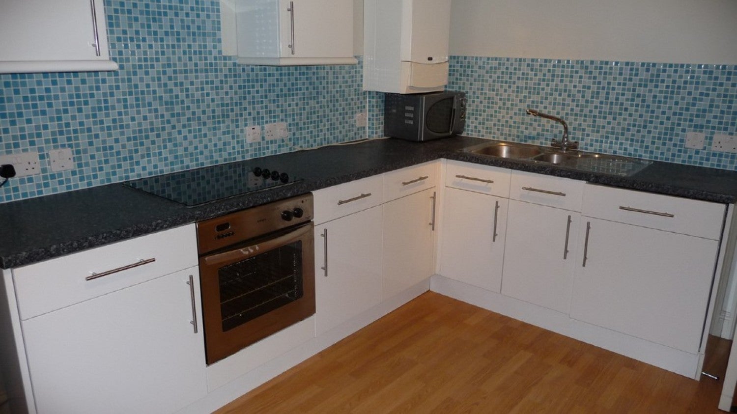 Flat Woodbridge Road in Guildford