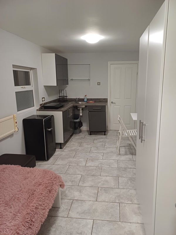 Flat Headley Drive in Greater London
