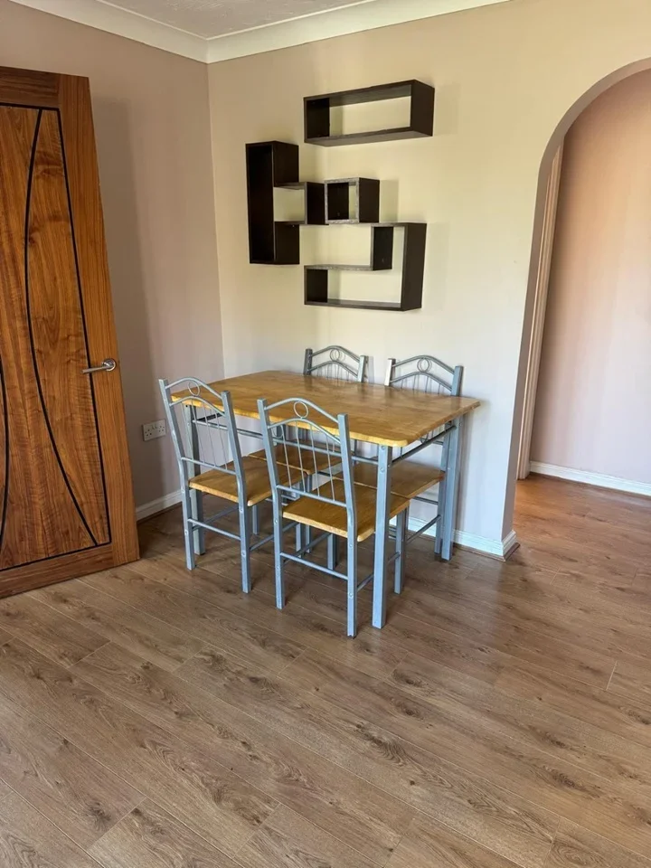 Room Payne Close in Greater London