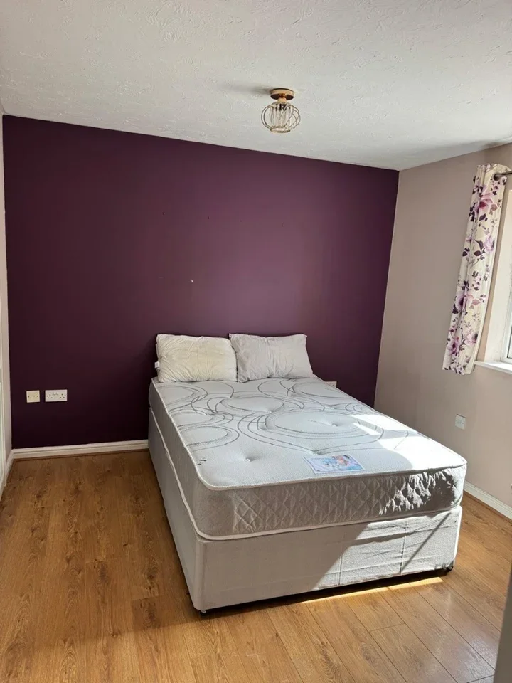 Room Payne Close in Greater London
