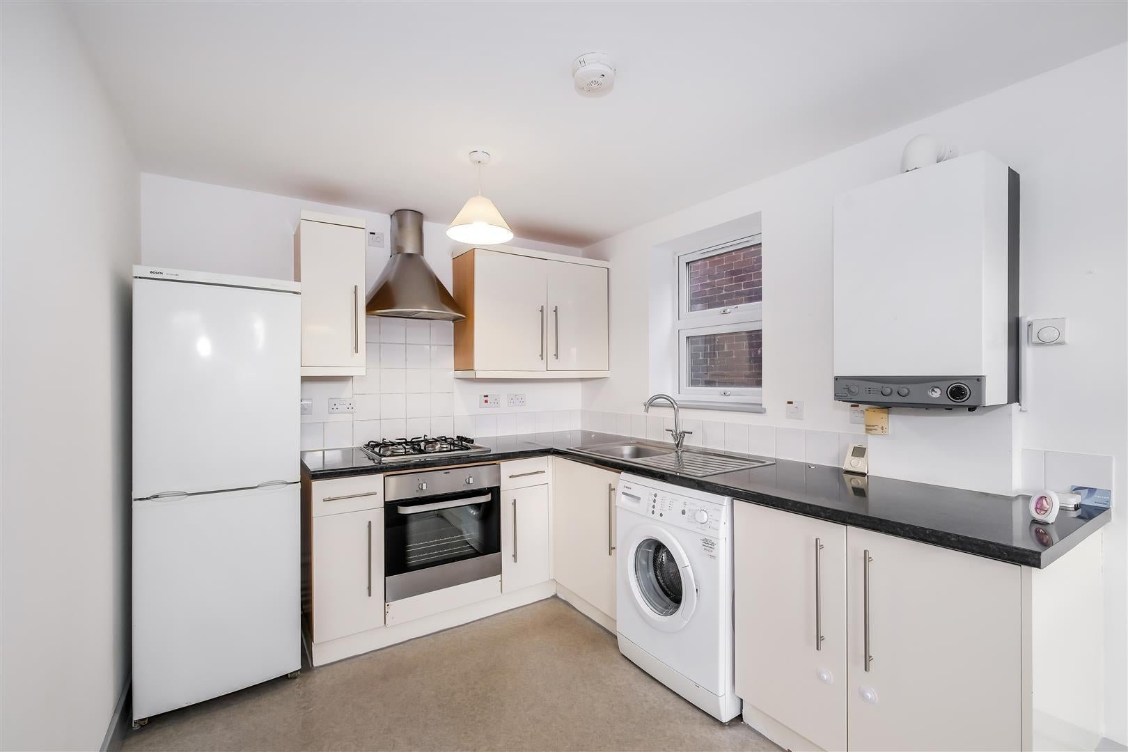 Flat Wanstead Lane in Greater London