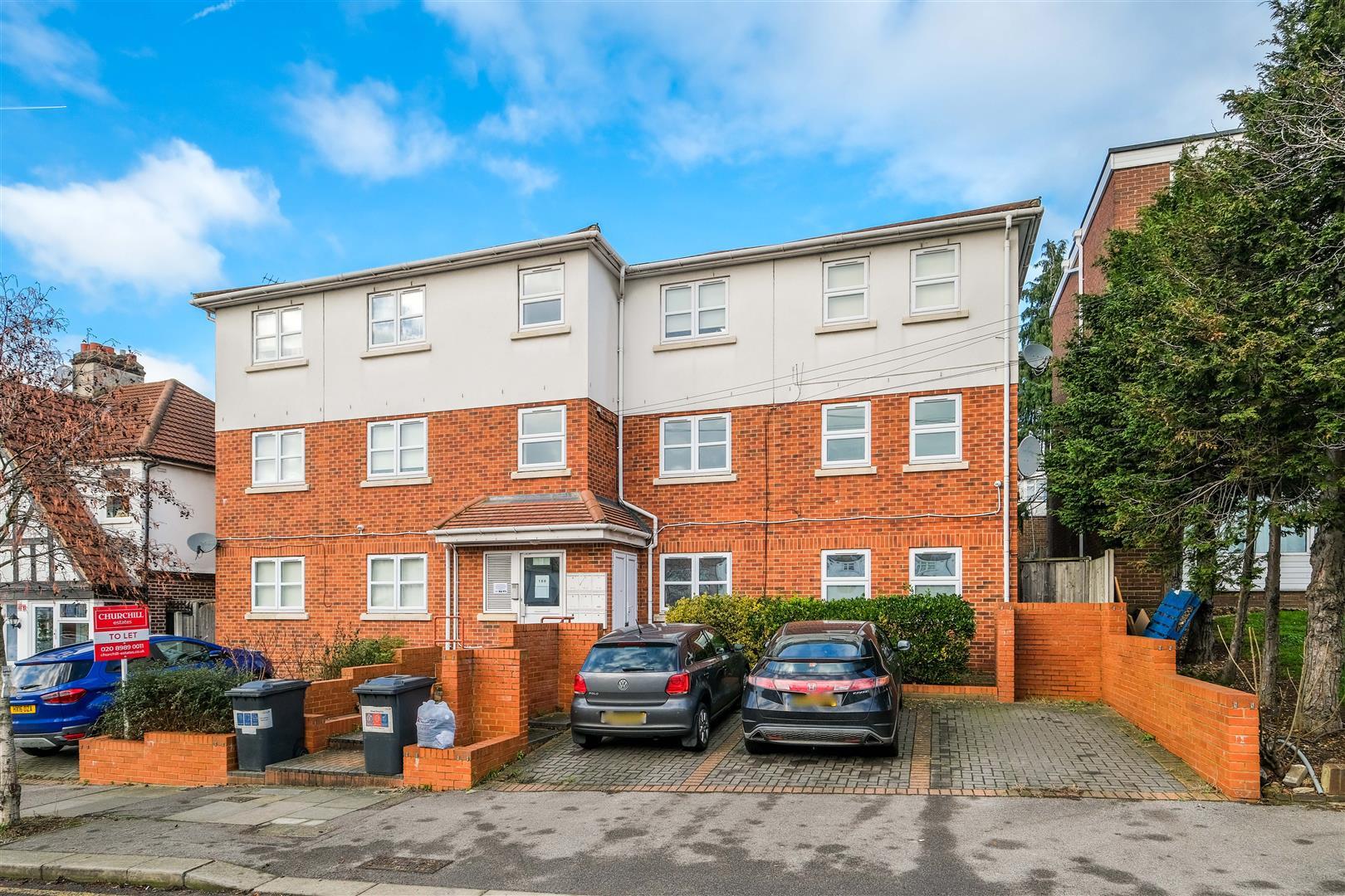 Flat Wanstead Lane in Greater London
