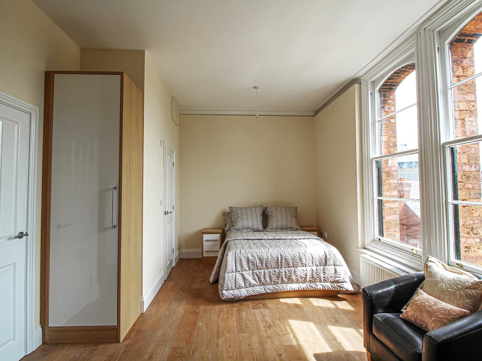 Flat Clarendon Road in Leeds