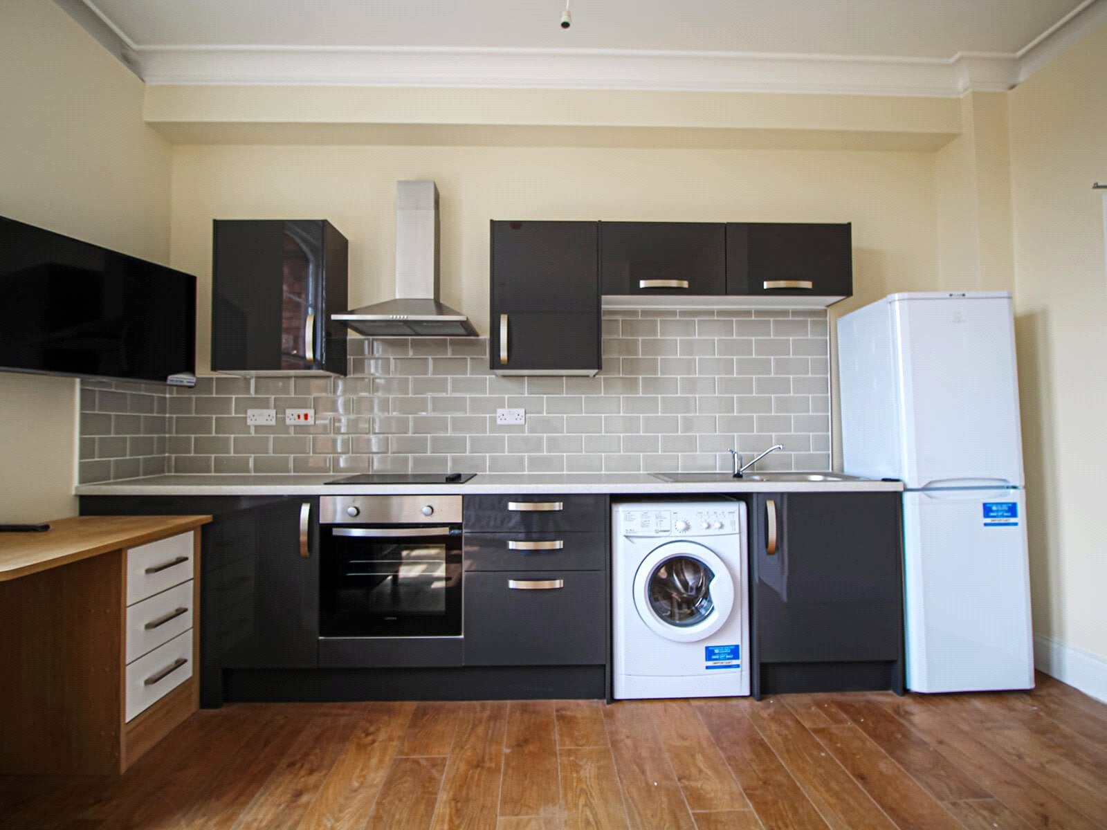 Flat Clarendon Road in Leeds