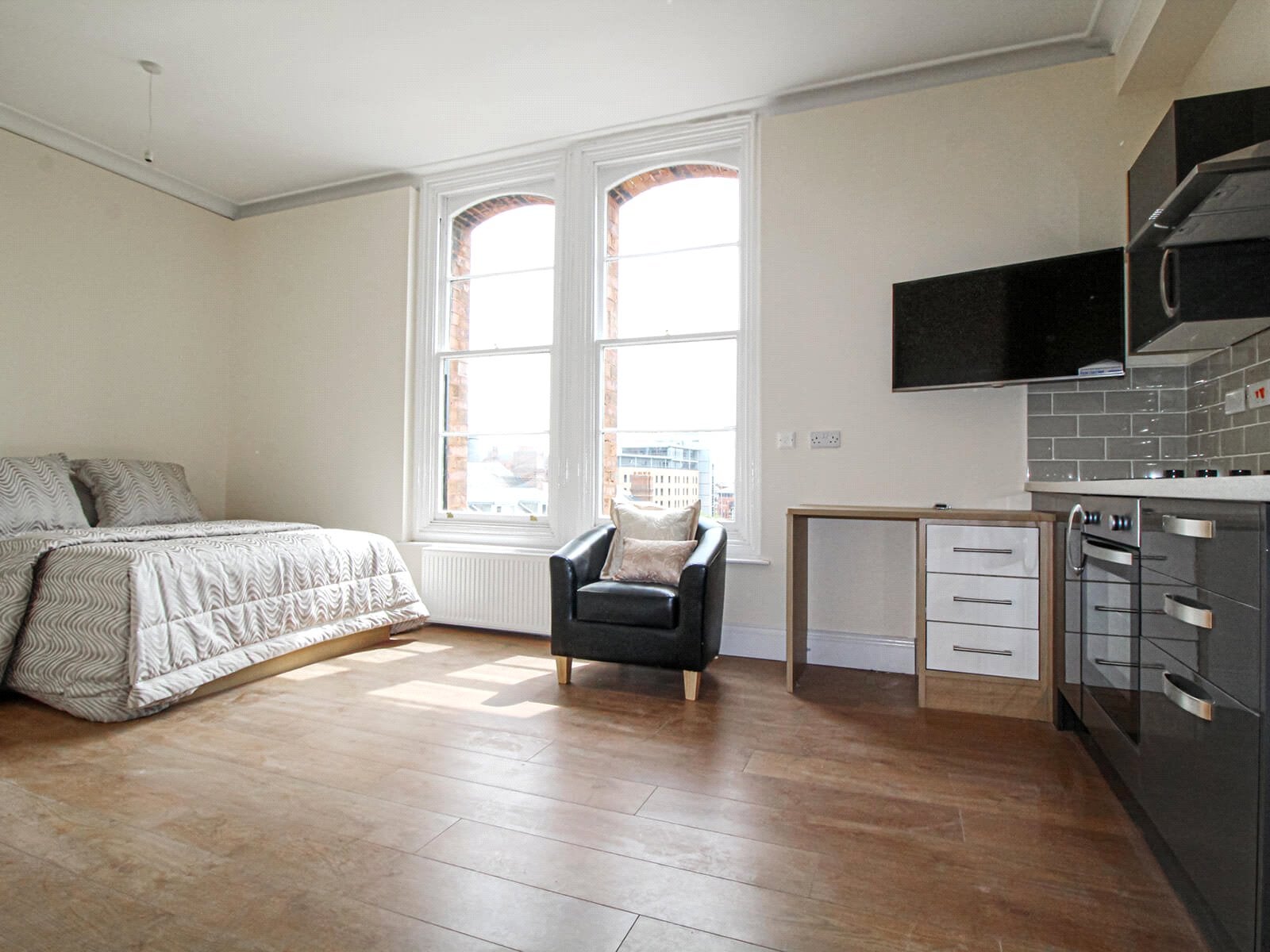Flat Clarendon Road in Leeds