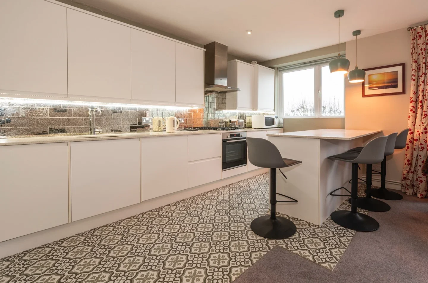 Flat Heathfield Road in Greater London