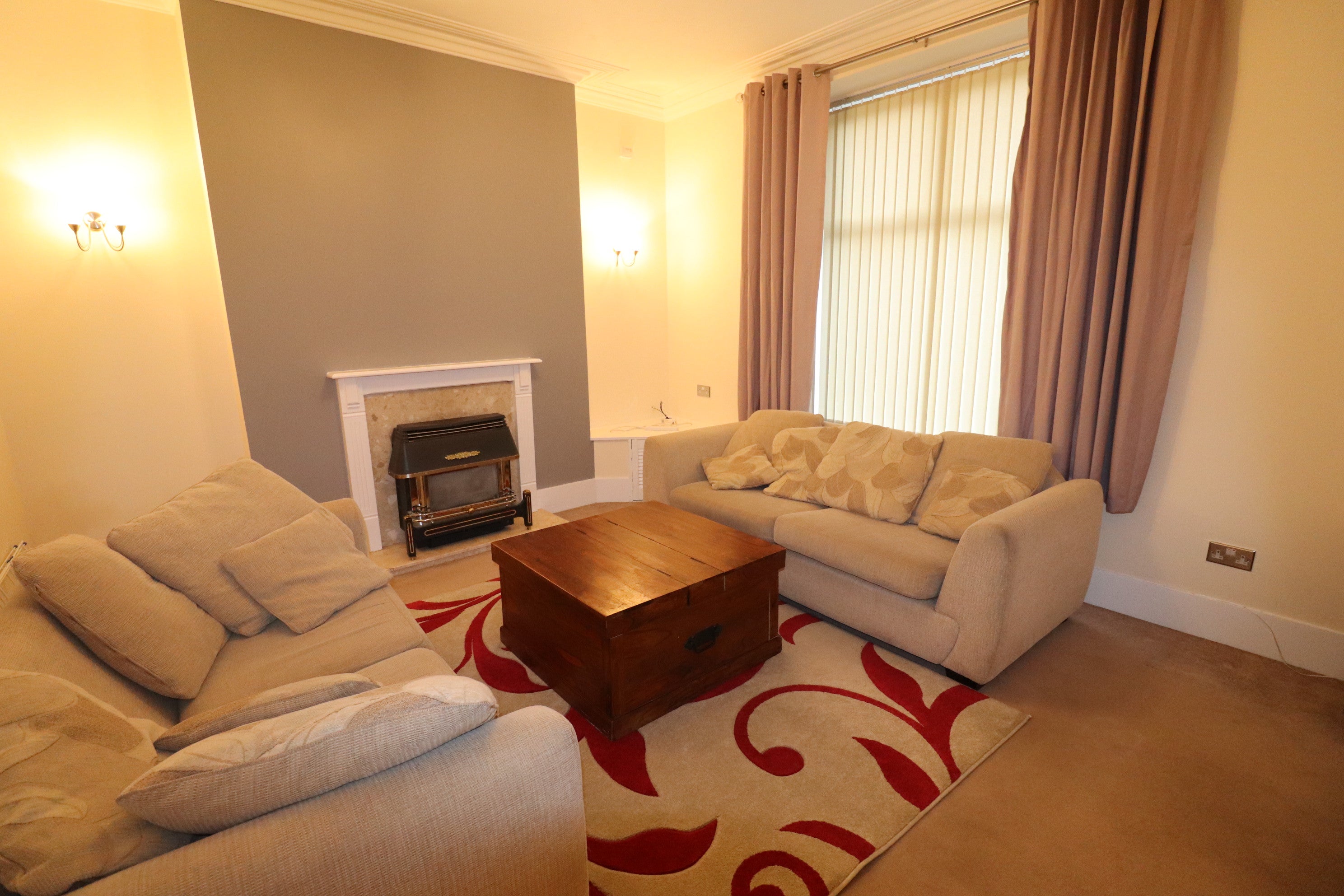 Flat Elmfield Avenue in Aberdeen City