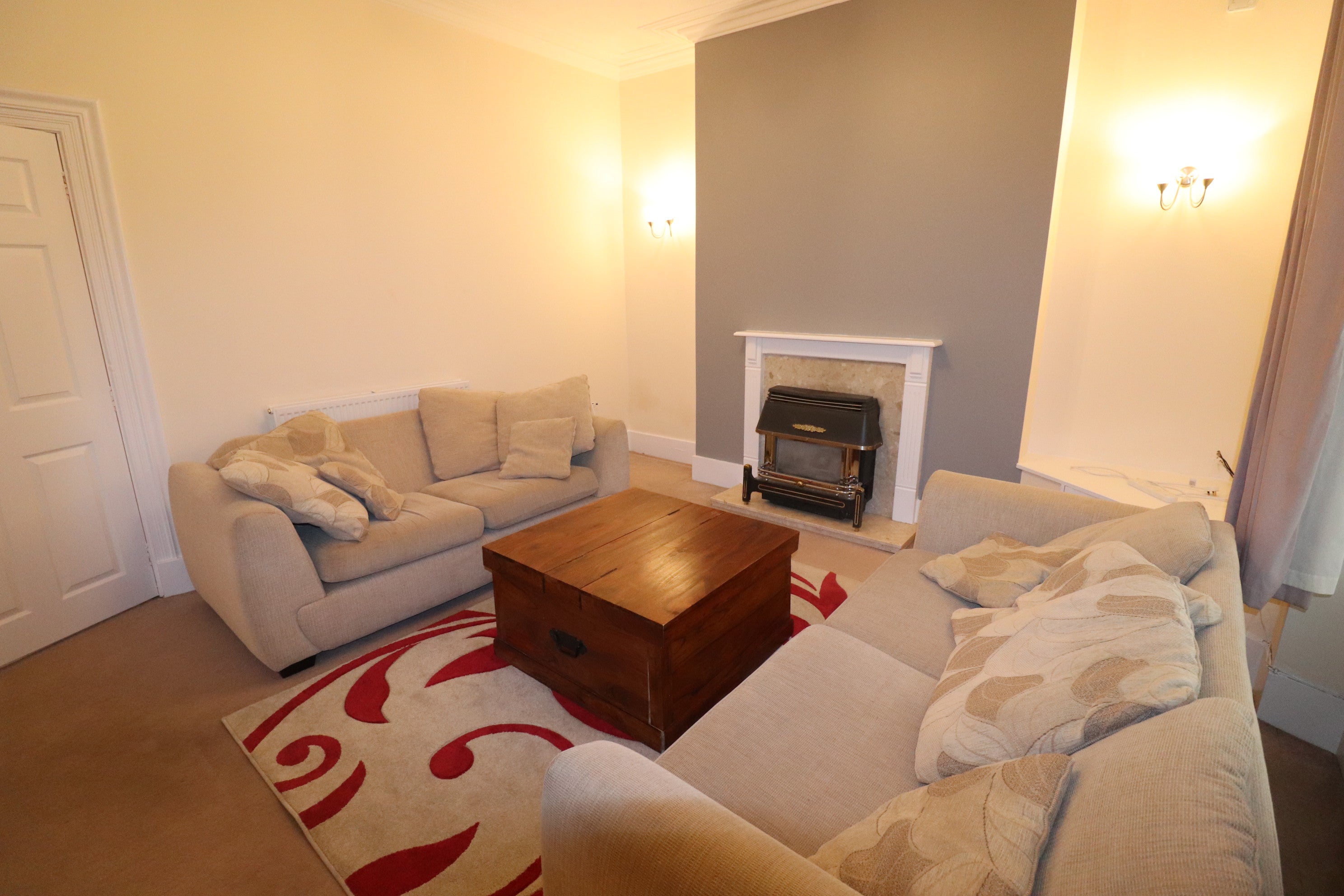 Flat Elmfield Avenue in Aberdeen City