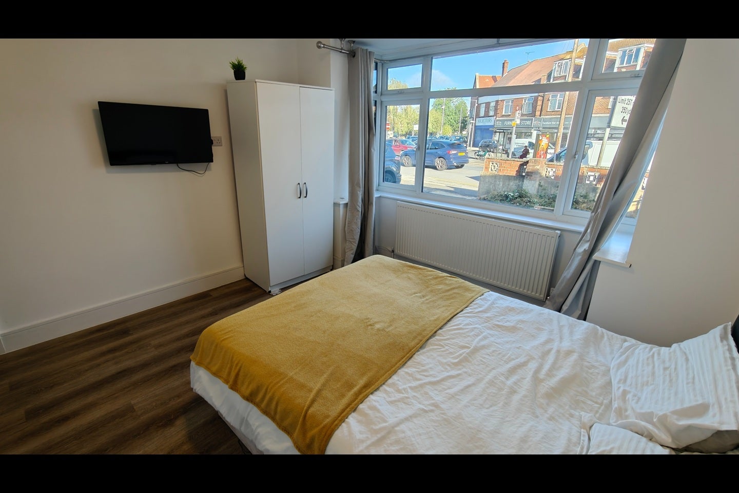Room Willow Tree Lane in Greater London