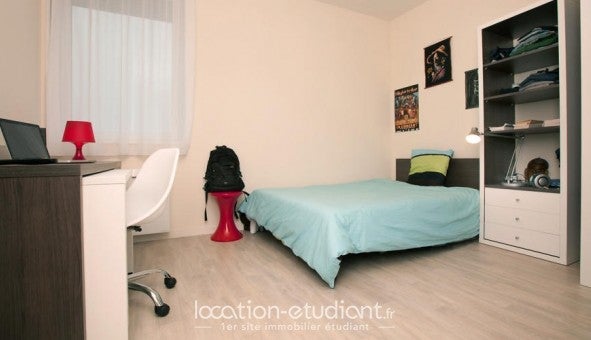 Flat Rue de Courcelles in Reims