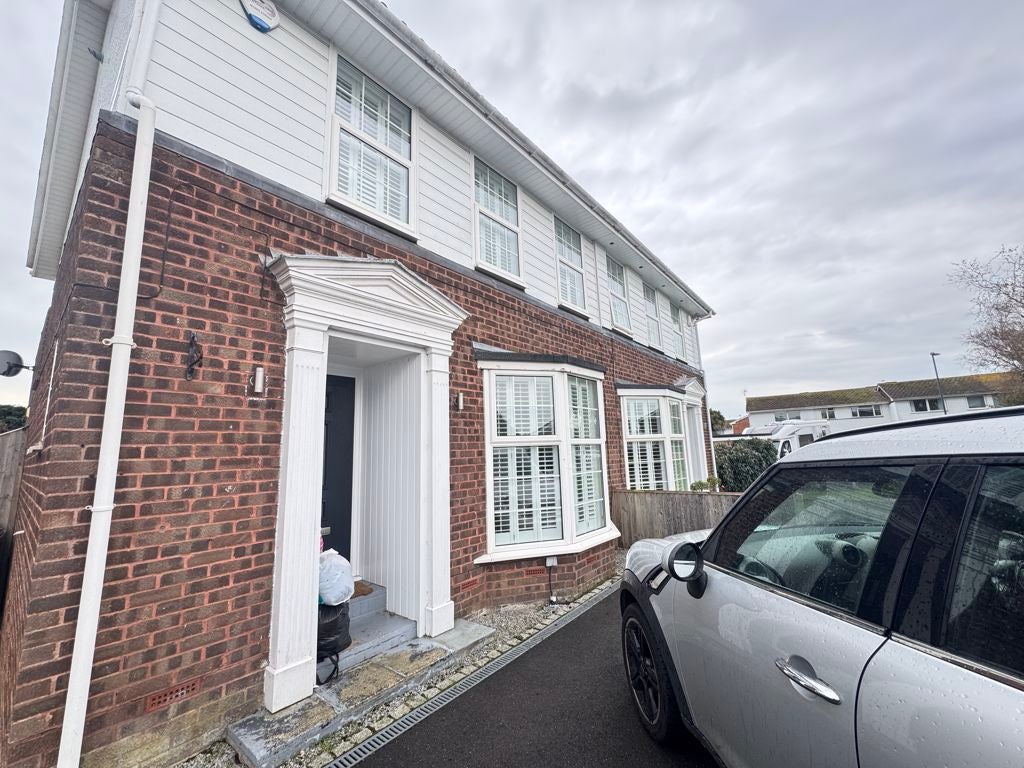 Flat Mornington Crescent in Arun
